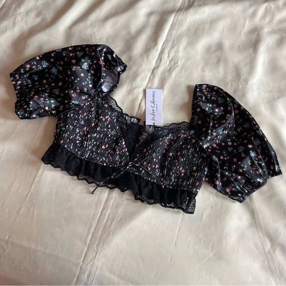 NEW! For Love And Lemon- Black Deep V Floral Dainty Lucy Crop Top Size Large - Picture 4 of 6